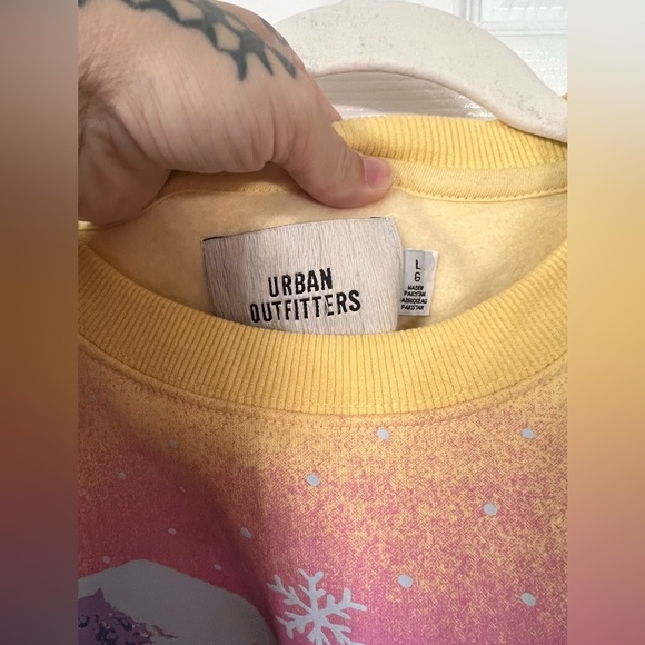 Urban outfitters vibrant pullover sweatshirt size large - Picture 4 of 10